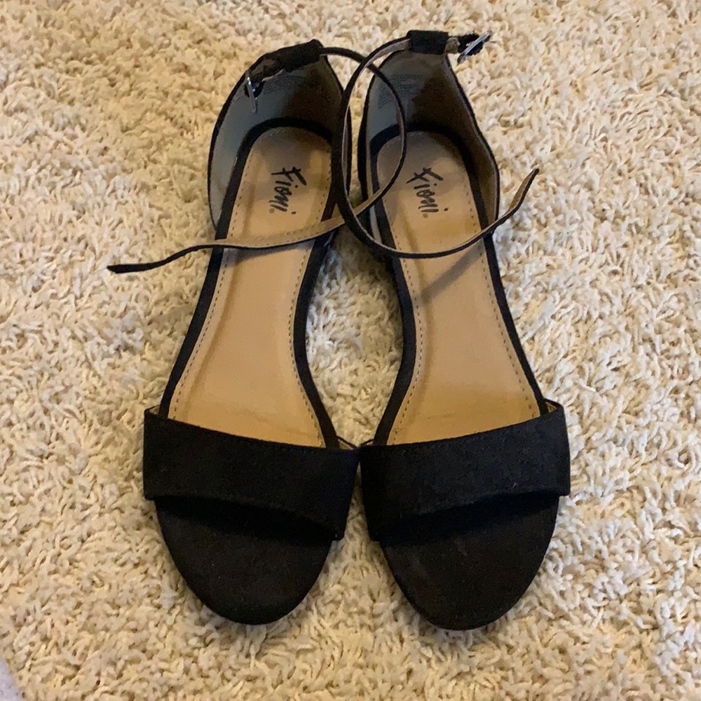 Black opened toed flats